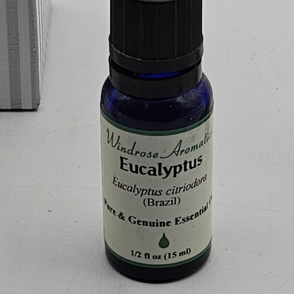 New Essential Oil Diffusing Necklace with eucalyptus,  lavender, and peppermint - Picture 6 of 9